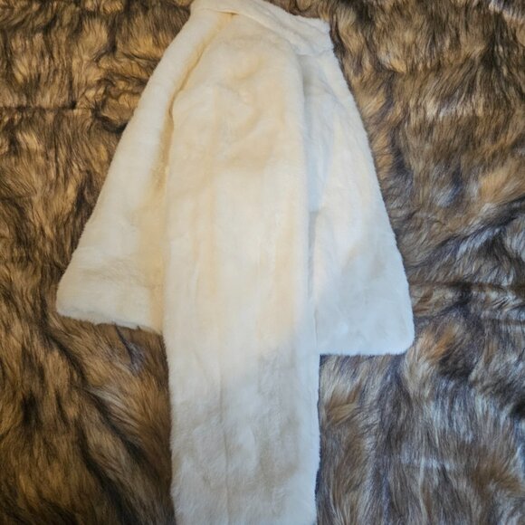 Ann Taylor Loft Sz 4 Faux White Mink Fur Crop Coat Soft Wedding Bride Classic - Picture 7 of 11